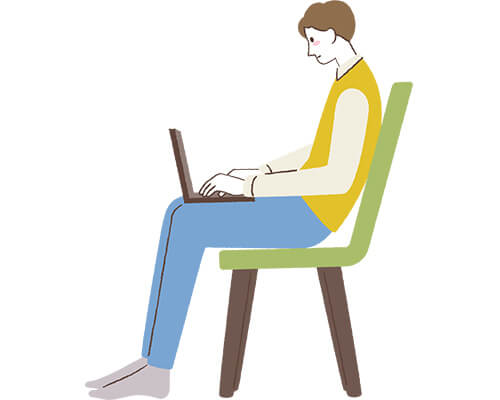 膝の上でパソコン作業はNG