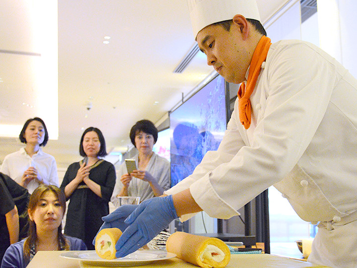 モンシェールのシェフが、ブライトロールを目の前で実演！