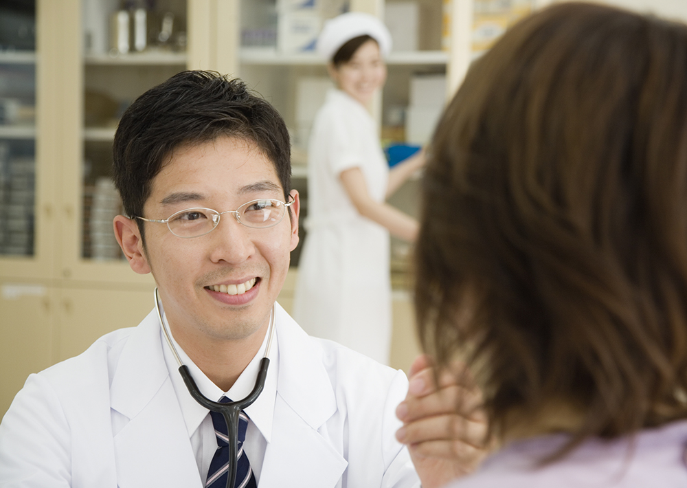 コンタクトレンズは医療器具。医師の診断のもと適切に使用しましょう！