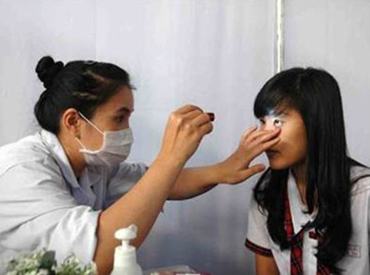 世界にひろがる、ロート製薬の目の支援