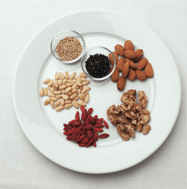 ナッツなどの種子