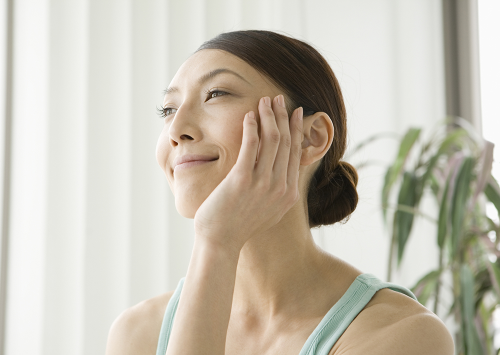 意外な事実！ほうれい線=シワは間違い！？