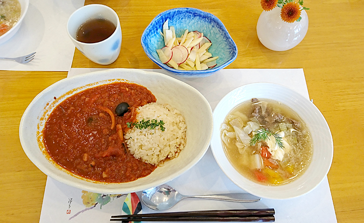 月に一度は、薬膳レストランで薬膳ランチを食べるようにしています。