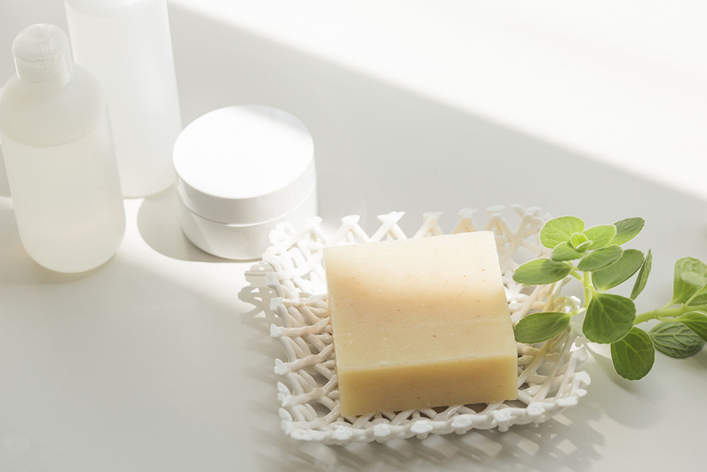 「洗顔ブラシは肌によくない」は誤解です。